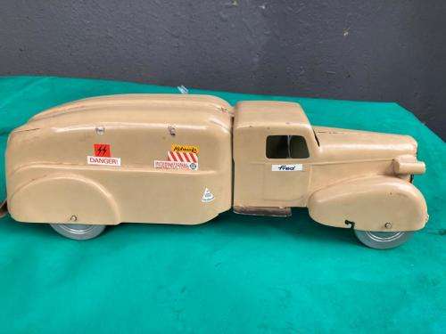 Tinplate American Truck ( 44 cm )