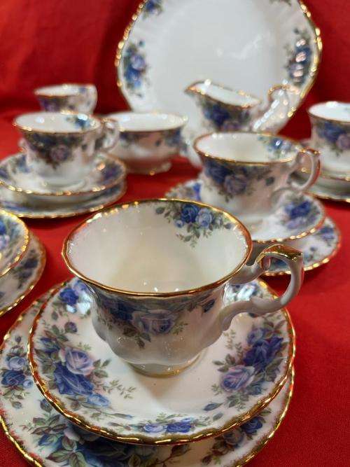 Royal Albert Moonlight Rose 21 pc Teaset in good condition