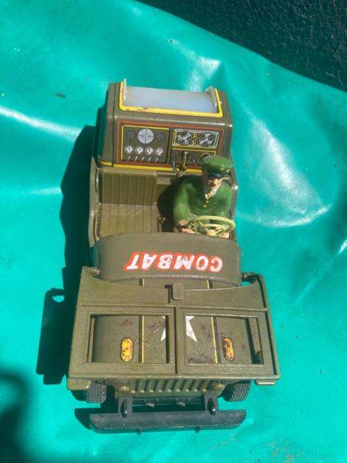 Japanese Tinplate Battery Operated Jeep ( 25 cm )