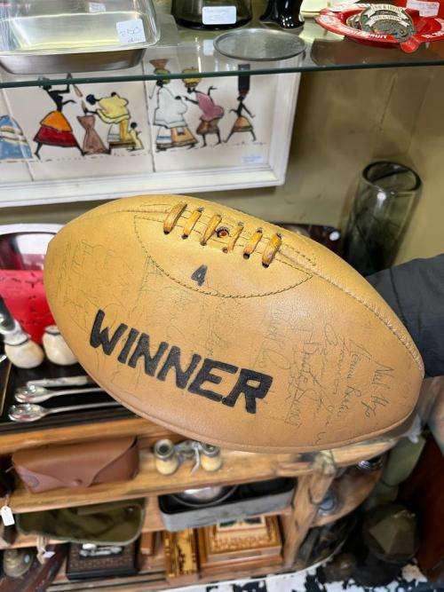 Rugby Ball : Genuine Leater Winner Ball