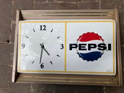 Vintage Pepsi Advertising Wall Clock ( 43 x 31 x 30 cm )