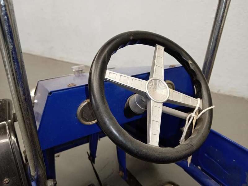 Vintage Metal Pedal Car ( 96 x 46 x 43 cm )