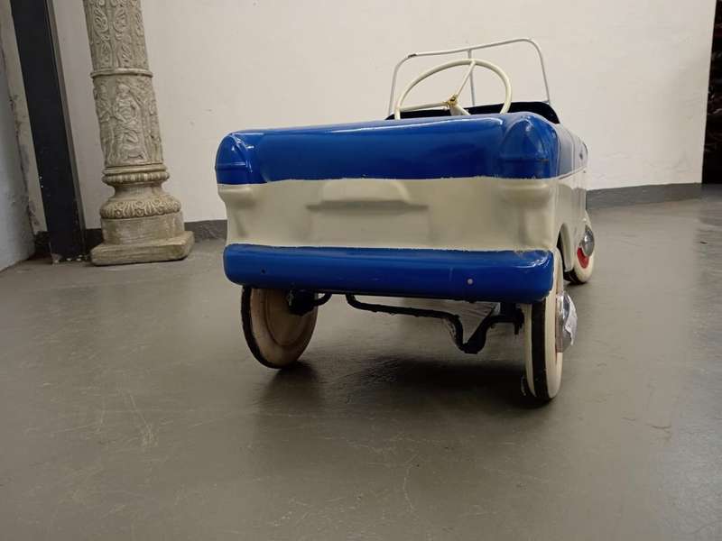 Beautiful Pedal Car ( Used in Sanlam ad, 100 x 40 x 52 cm )