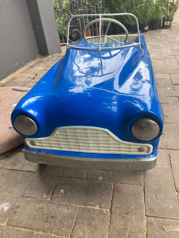 Beautiful Pedal Car ( Used in Sanlam ad, 100 x 40 x 52 cm )