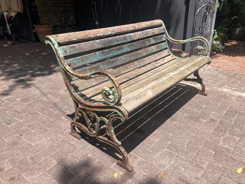 Beautiful Original Victorian Cast Iron Garden Bench ( 157 x 82 x 67 cm )