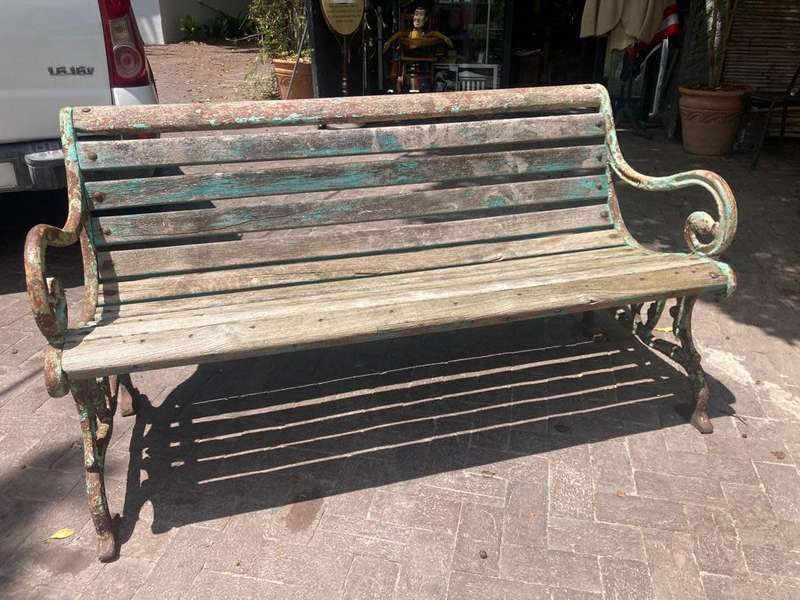 Beautiful Original Victorian Cast Iron Garden Bench ( 157 x 82 x 67 cm )