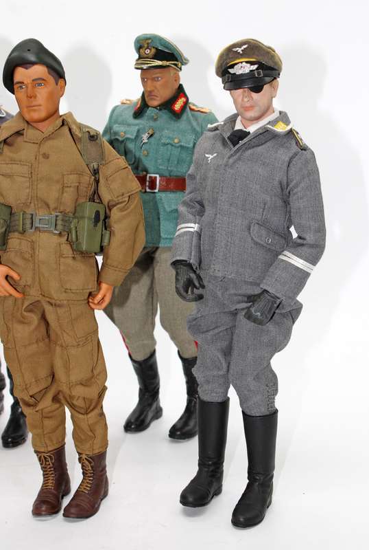 Collection of 7 WW11 Soldiers 1/6 Dragon in Dreams ( Rare)