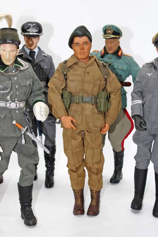 Collection of 7 WW11 Soldiers 1/6 Dragon in Dreams ( Rare)