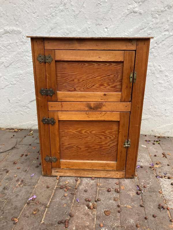 Converted Oregan Icebox ( 57 x 43 x 77 cm )