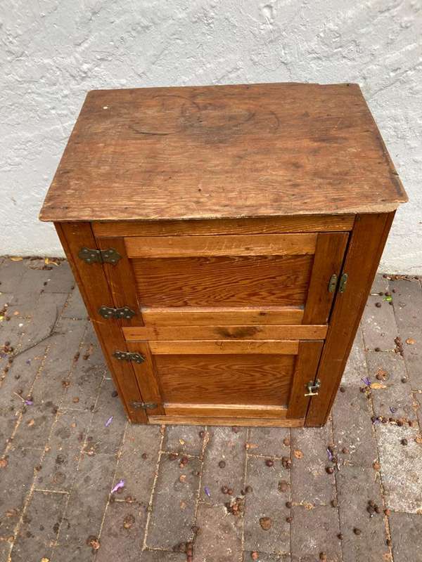 Converted Oregan Icebox ( 57 x 43 x 77 cm )