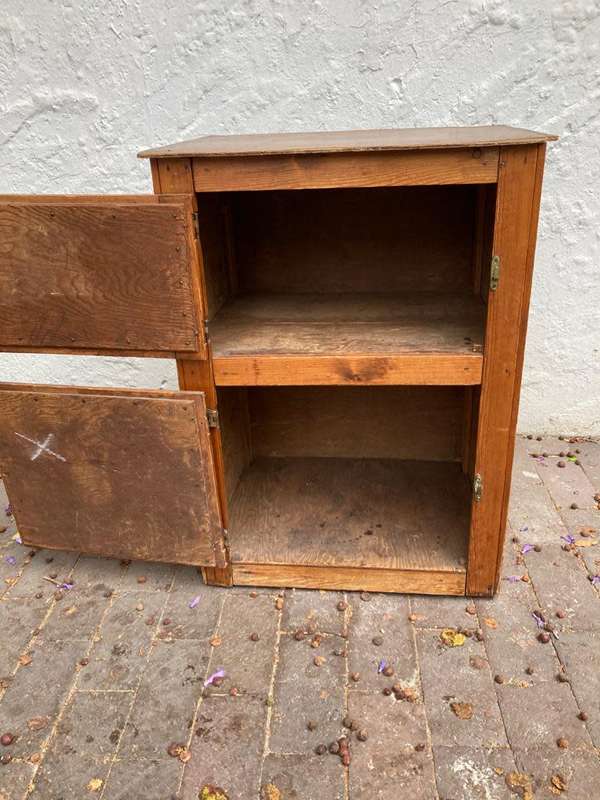 Converted Oregan Icebox ( 57 x 43 x 77 cm )