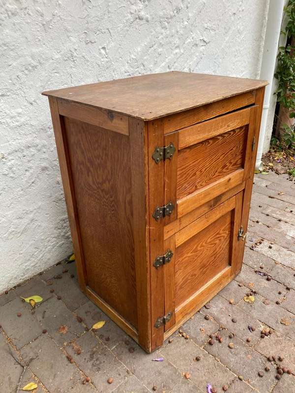 Converted Oregan Icebox ( 57 x 43 x 77 cm )