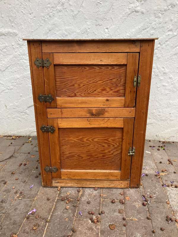 Converted Oregan Icebox ( 57 x 43 x 77 cm )