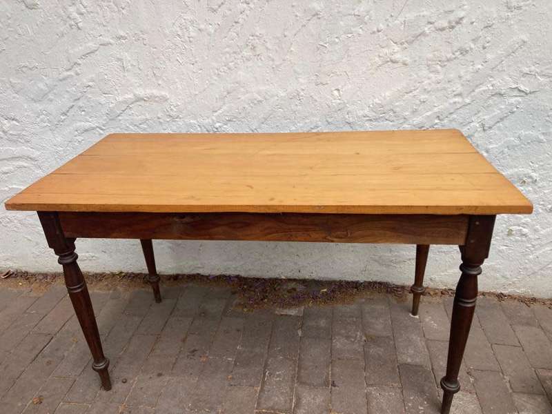 Cape Yellowood And Stinkwood Table ( 127 x 64 x 74 cm )