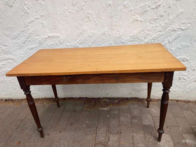 Cape Yellowood And Stinkwood Table ( 127 x 64 x 74 cm )