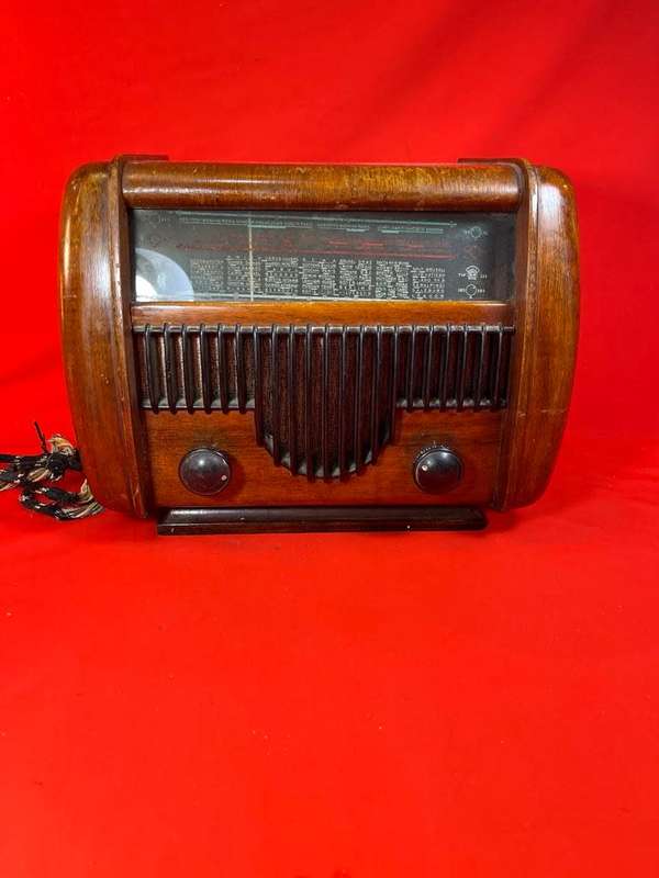 Vintage Orion 221 Radio , Hungary 1951 ( not working )