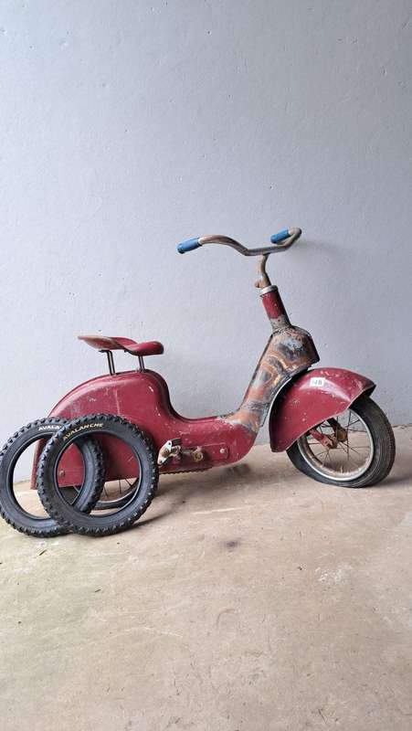 Super Rare Mobo Pedal Scooter circa 1950