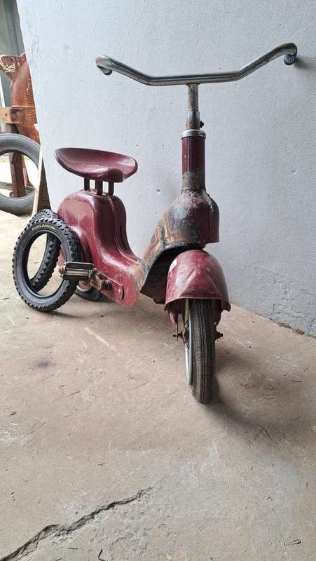 Super Rare Mobo Pedal Scooter circa 1950