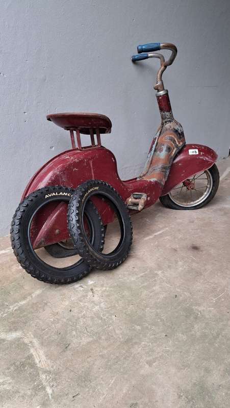 Super Rare Mobo Pedal Scooter circa 1950