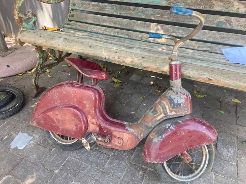 Super Rare Mobo Pedal Scooter circa 1950