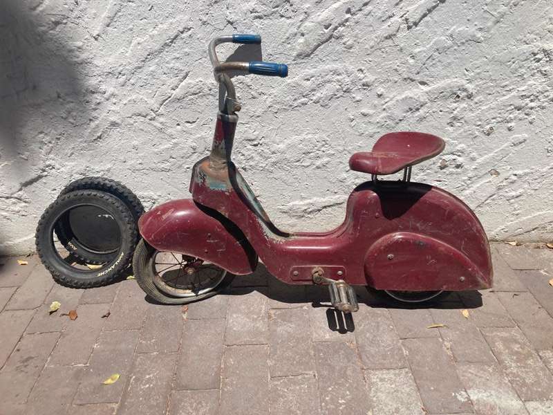 Super Rare Mobo Pedal Scooter circa 1950