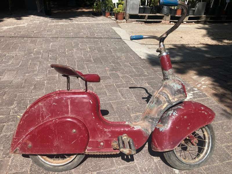 Super Rare Mobo Pedal Scooter circa 1950