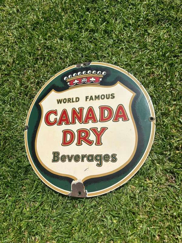 Original Canada Dry Enamel Button Sign ( 41 cm )