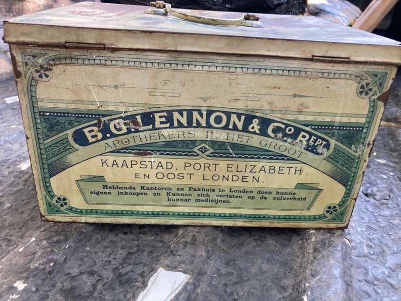 Lennon Medicine Tin with Bottles