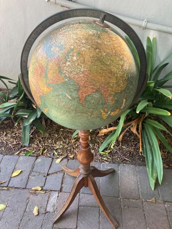 Vintage Standing Replogle World Globe ( 85 cm )