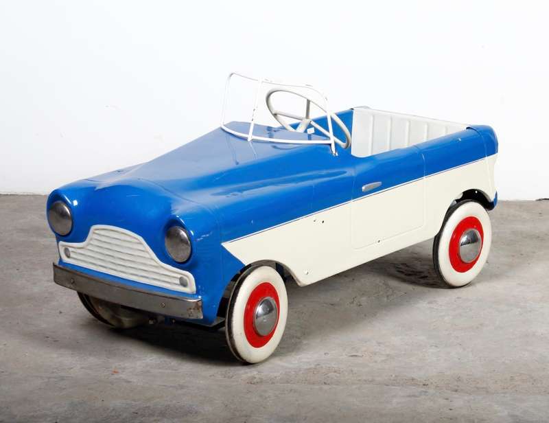 Beautiful Pedal Car ( Used in Sanlam ad, 100 x 40 x 52 cm )
