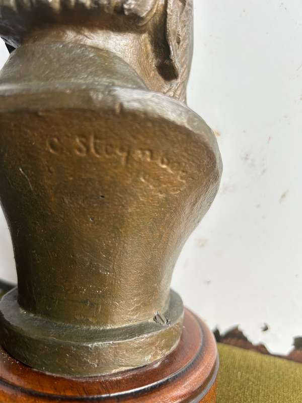 Rare Bronze Bust. Pres.Paul Kruger by Coert Steynberg ( 22 cm )1945