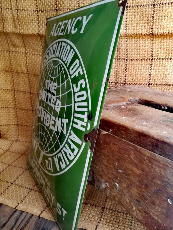 Vintage Enamel United Provident Sign ( 46 x 33 cm )