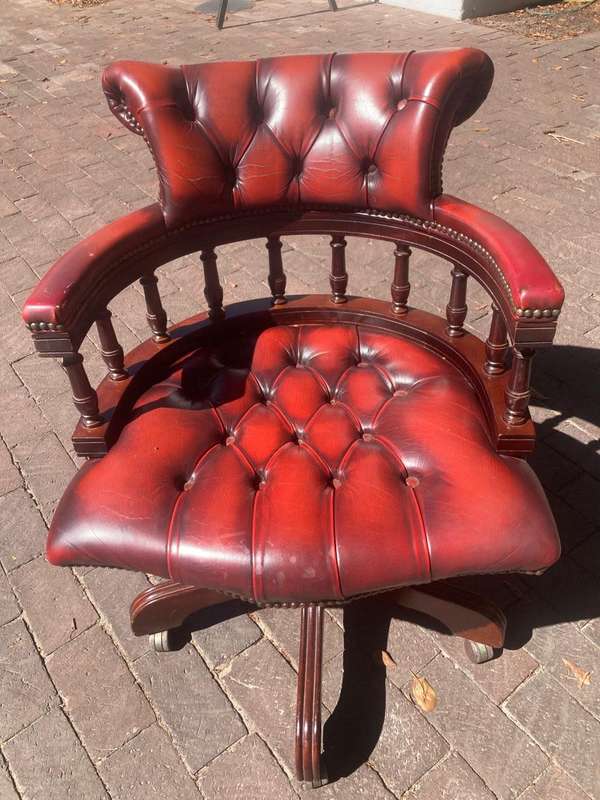 Beautiful chesterfield genuine leather swivel office chair