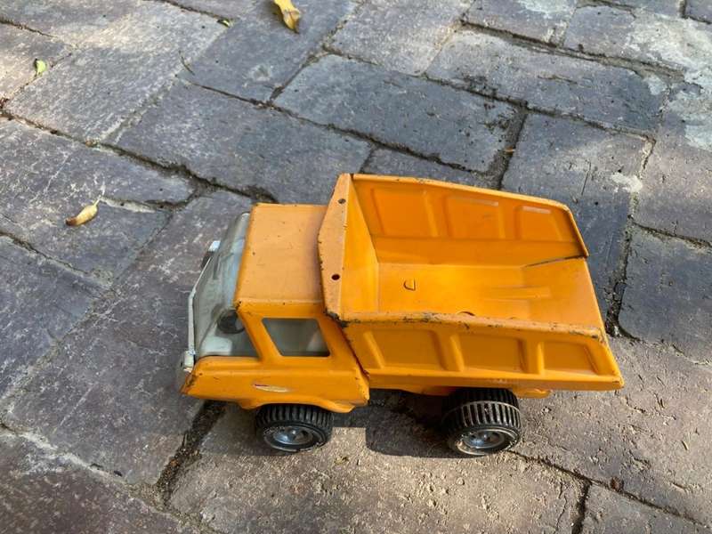 Tinplate Yellow Tonka Truck ( 22 cm )
