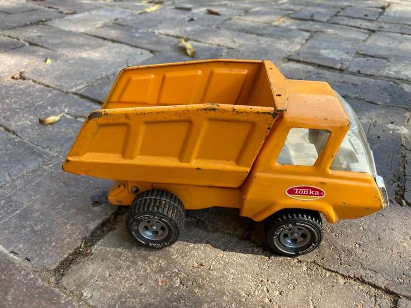 Tinplate Yellow Tonka Truck ( 22 cm )