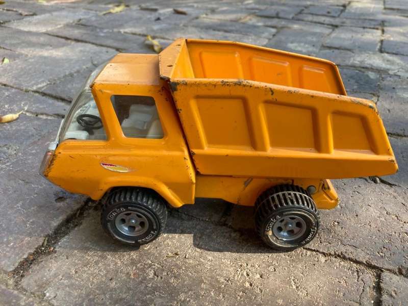 Tinplate Yellow Tonka Truck ( 22 cm )