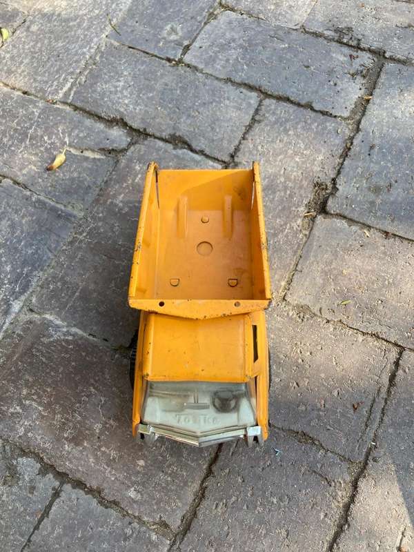 Tinplate Yellow Tonka Truck ( 22 cm )