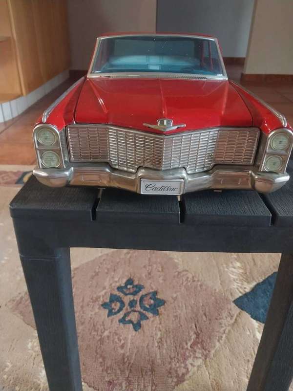 Huge Japanese Nomura 1965 Tinplate Cadillac in good condition ( 64 cm )