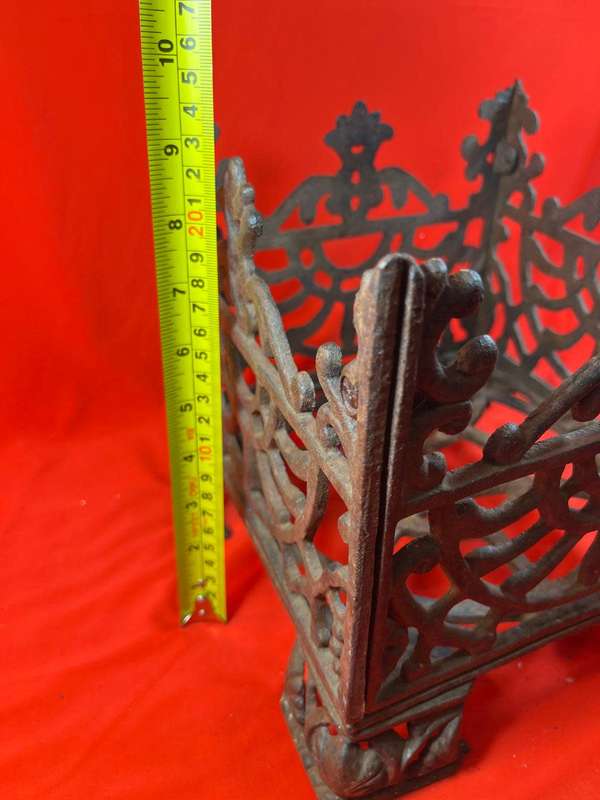 Vintage Cast Iron Planter ( 23 x 23 x 23 cm )
