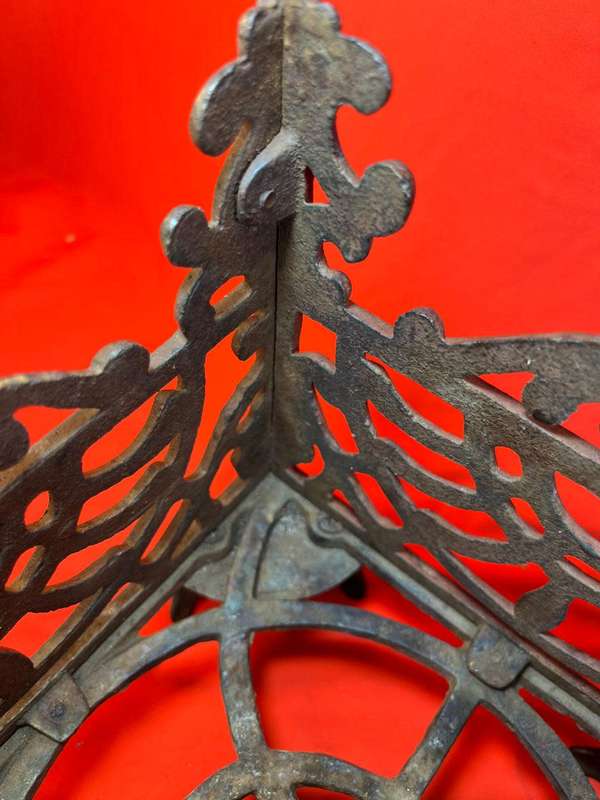 Vintage Cast Iron Planter ( 23 x 23 x 23 cm )