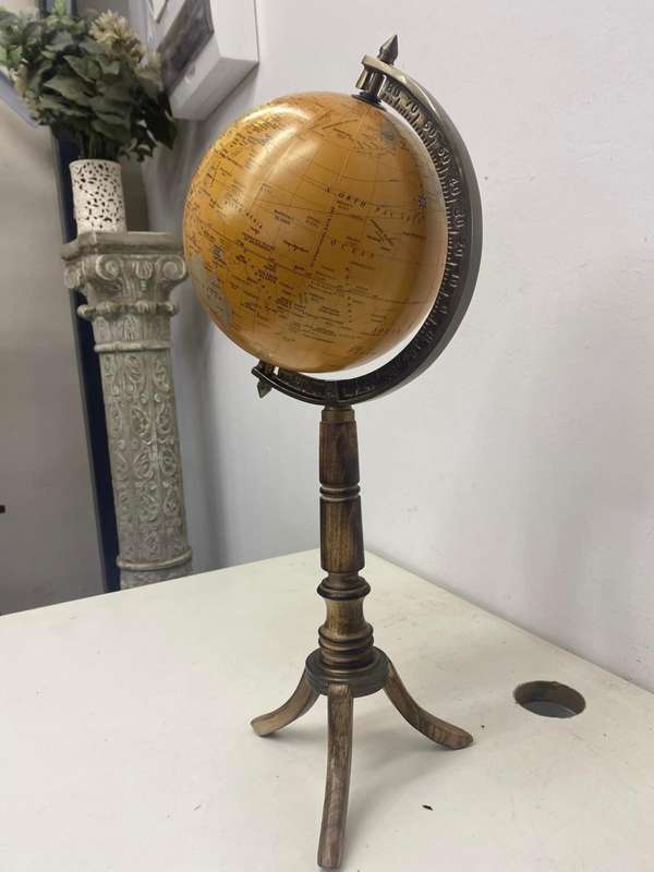 Beautiful Standing Globe ( 57 cm )