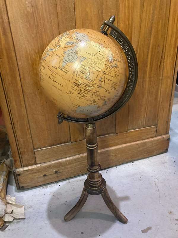 Beautiful Standing Globe ( 57 cm )