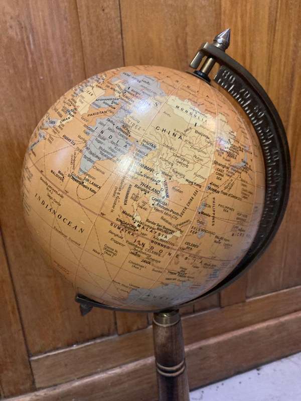 Beautiful Standing Globe ( 57 cm )