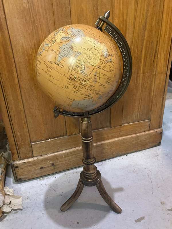 Beautiful Standing Globe ( 57 cm )