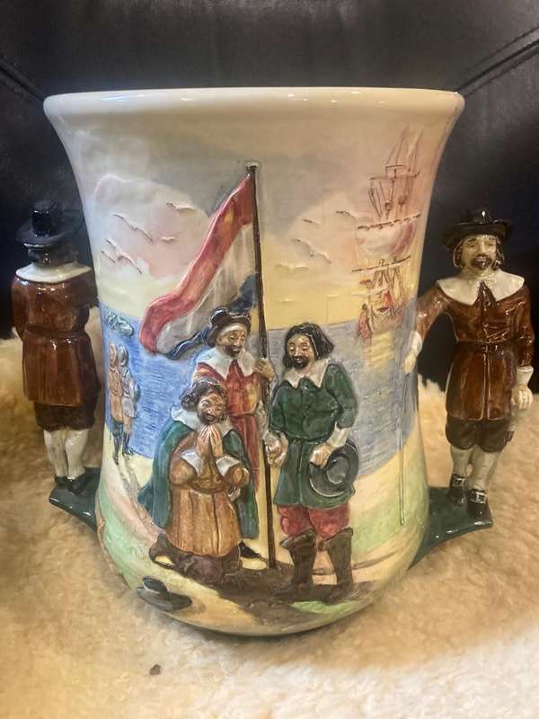 Royal Doulton Loving Cup. Jan van Riebeeck Commemorative Cup. 226/ 300 Made. 26 cm ( cracked)