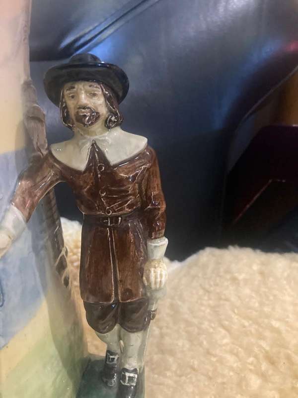 Royal Doulton Loving Cup. Jan van Riebeeck Commemorative Cup. 226/ 300 Made. 26 cm ( cracked)