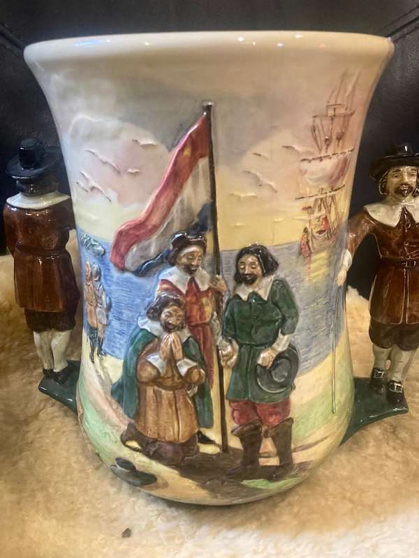 Royal Doulton Loving Cup. Jan van Riebeeck Commemorative Cup. 226/ 300 Made. 26 cm ( cracked)