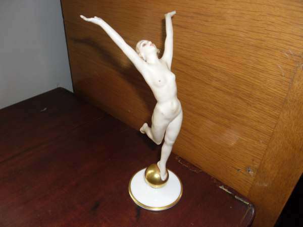 ART DECO HUTSCHENREUTHER FIGURINE 18CM ( MINT)