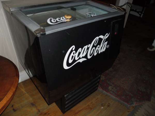 COKE FRIDGE ( WORKING )