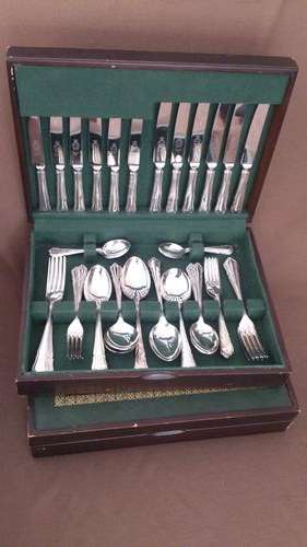 100 piece Sheffield England Cutlery REDUCED